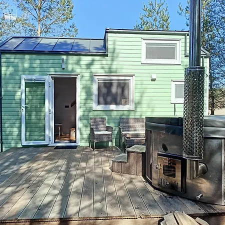 Semesterbostad Tiny House In The Forest *