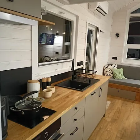 Semesterbostad Tiny House In The Forest Szlachta